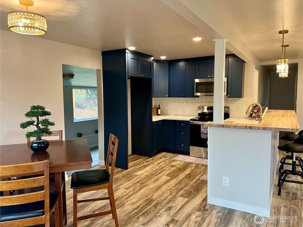2740 Callahan Drive, Bremerton WA 98310