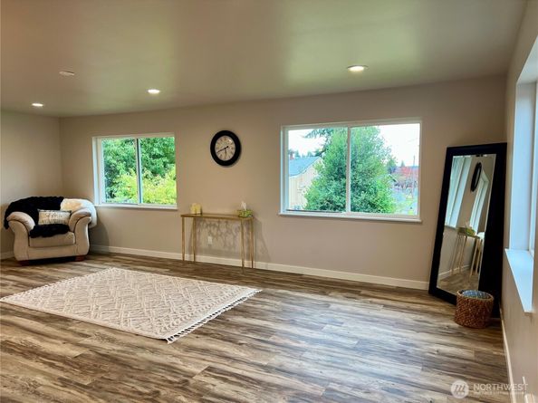 2740 Callahan Drive, Bremerton WA 98310