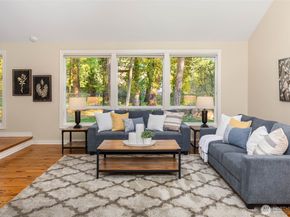 642 213th Place NE, Sammamish WA 98074