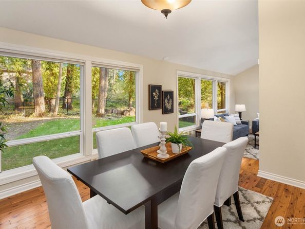 642 213th Place NE, Sammamish WA 98074