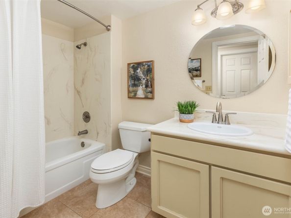 642 213th Place NE, Sammamish WA 98074