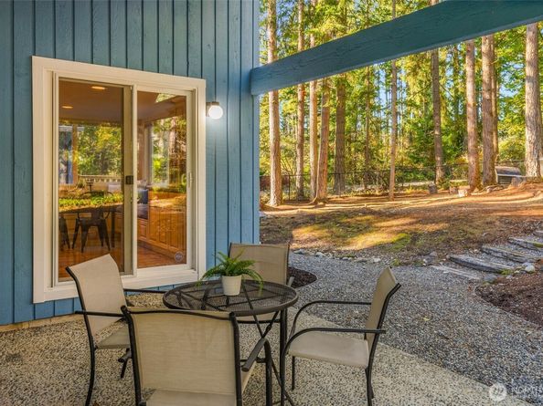 642 213th Place NE, Sammamish WA 98074