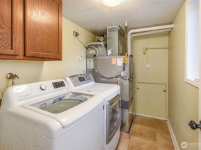642 213th Place NE, Sammamish WA 98074