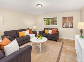 642 213th Place NE, Sammamish WA 98074