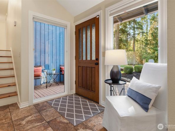 642 213th Place NE, Sammamish WA 98074