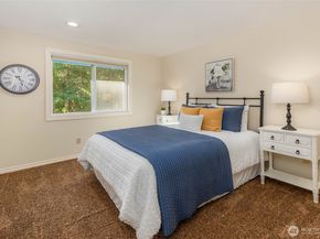 642 213th Place NE, Sammamish WA 98074