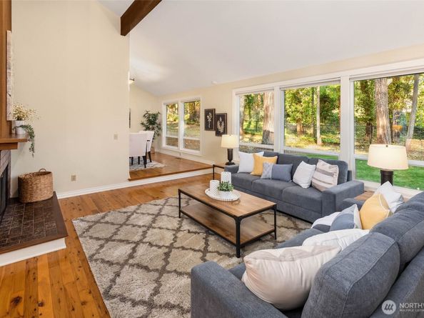 642 213th Place NE, Sammamish WA 98074