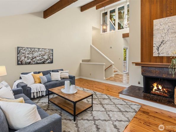 642 213th Place NE, Sammamish WA 98074