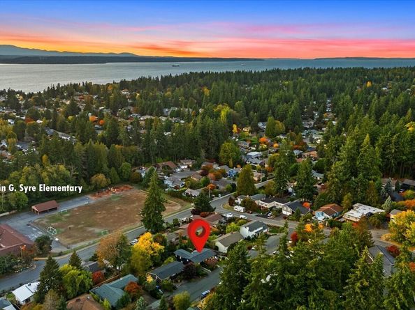 19811 11th Avenue NW, Shoreline WA 98177