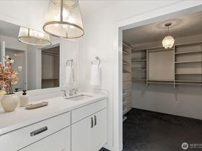 19811 11th Avenue NW, Shoreline WA 98177