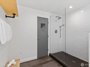19811 11th Avenue NW, Shoreline WA 98177