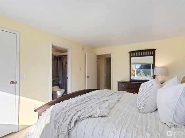 15214 NE 8th Street G5, Bellevue WA 98007