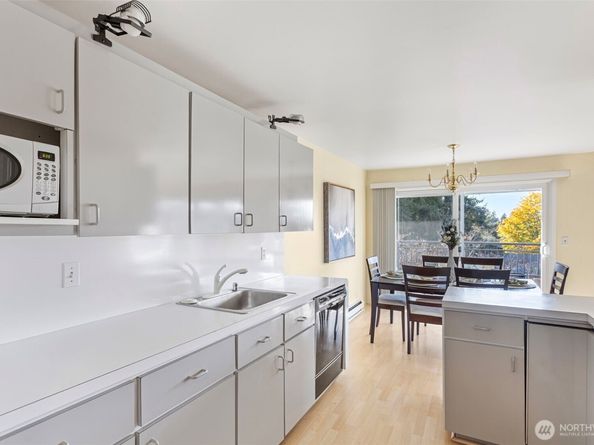 15214 NE 8th Street G5, Bellevue WA 98007