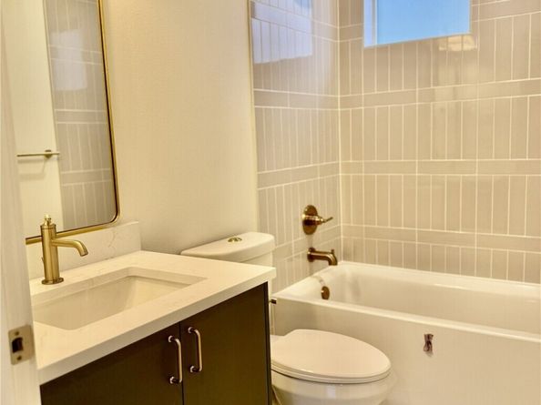 7341 21st Avenue NE, Seattle WA 98115