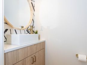 7341 21st Avenue NE, Seattle WA 98115