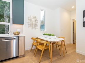 7341 21st Avenue NE, Seattle WA 98115