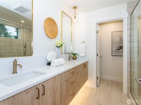 7341 21st Avenue NE, Seattle WA 98115