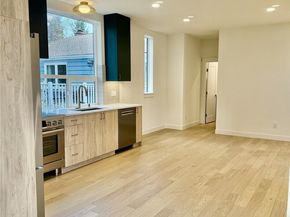 7341 21st Avenue NE, Seattle WA 98115