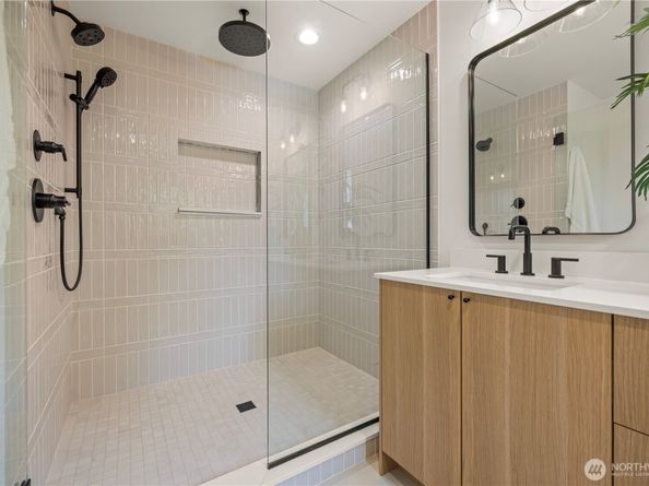 6730 21st Avenue SW, Seattle WA 98106