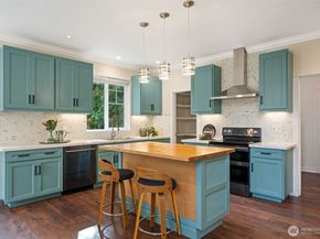 21272 Virginia Avenue NE, Kingston WA 98346