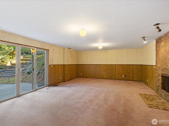 3320 NE 178th Street, Lake Forest Park WA 98155