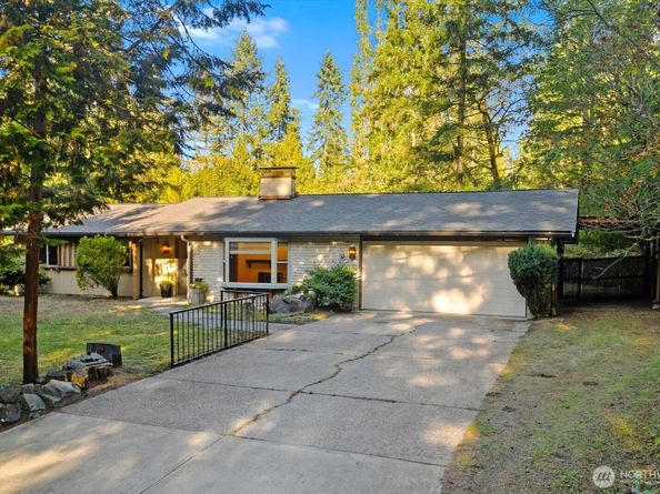 3320 NE 178th Street, Lake Forest Park WA 98155