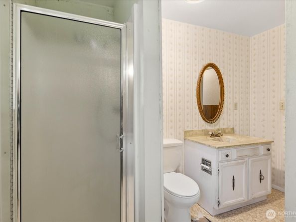 3320 NE 178th Street, Lake Forest Park WA 98155
