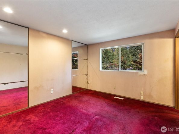 3320 NE 178th Street, Lake Forest Park WA 98155