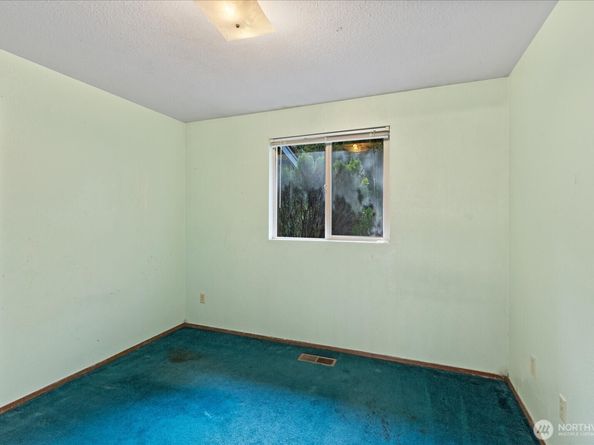 3320 NE 178th Street, Lake Forest Park WA 98155