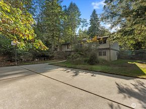 3320 NE 178th Street, Lake Forest Park WA 98155