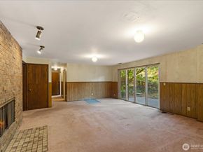 3320 NE 178th Street, Lake Forest Park WA 98155
