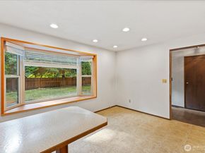 3320 NE 178th Street, Lake Forest Park WA 98155