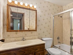 3320 NE 178th Street, Lake Forest Park WA 98155
