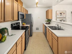 3752 Providence Point Drive SE 1403, Issaquah WA 98029