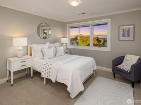 5727 63rd Avenue NE, Seattle WA 98105