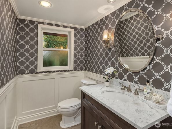 5727 63rd Avenue NE, Seattle WA 98105