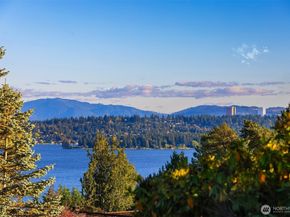 5727 63rd Avenue NE, Seattle WA 98105