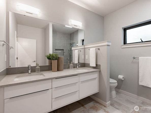 4815 Evanston Avenue N B, Seattle WA 98103