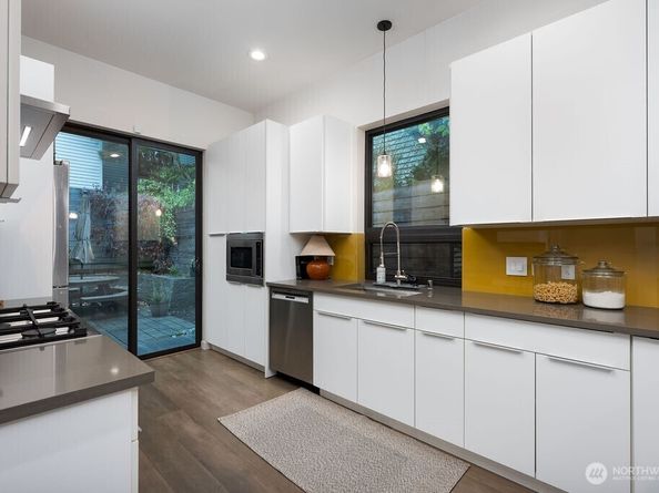 4815 Evanston Avenue N B, Seattle WA 98103