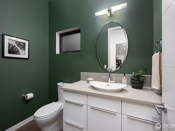 4815 Evanston Avenue N B, Seattle WA 98103