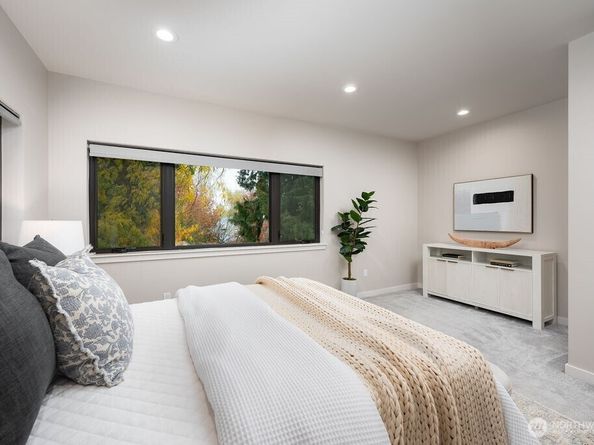 4815 Evanston Avenue N B, Seattle WA 98103