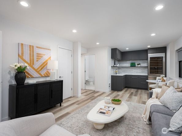 4815 Evanston Avenue N B, Seattle WA 98103