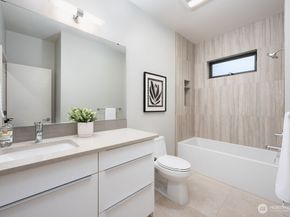 4815 Evanston Avenue N B, Seattle WA 98103