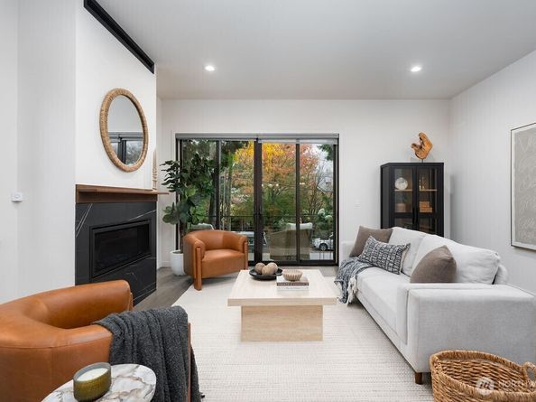 4815 Evanston Avenue N B, Seattle WA 98103