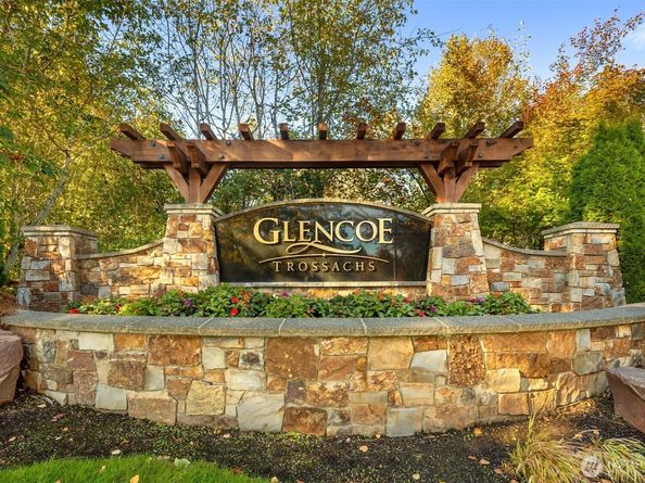 1719 271st Avenue SE, Sammamish WA 98075