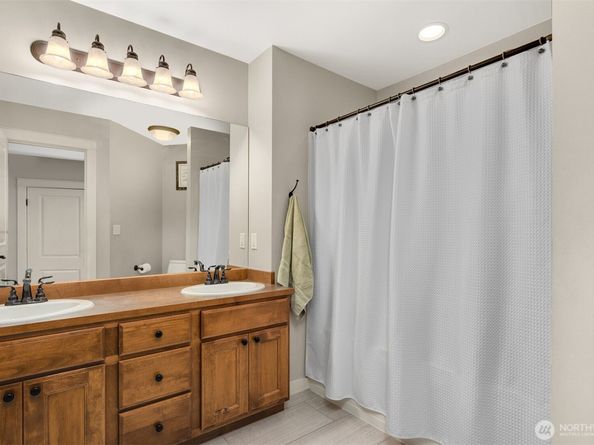 1719 271st Avenue SE, Sammamish WA 98075