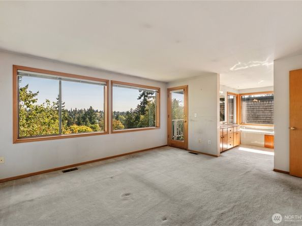 7044 18th Avenue NE, Seattle WA 98115