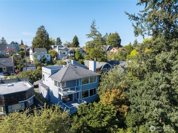7044 18th Avenue NE, Seattle WA 98115