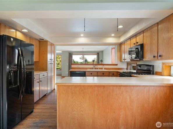 7044 18th Avenue NE, Seattle WA 98115