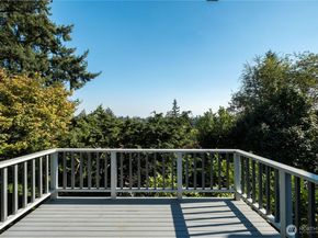 7044 18th Avenue NE, Seattle WA 98115